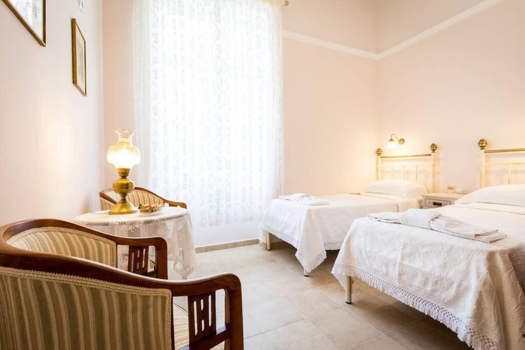 Neoclassical Flat With 2 Bedrooms In פיראוס מראה חיצוני תמונה