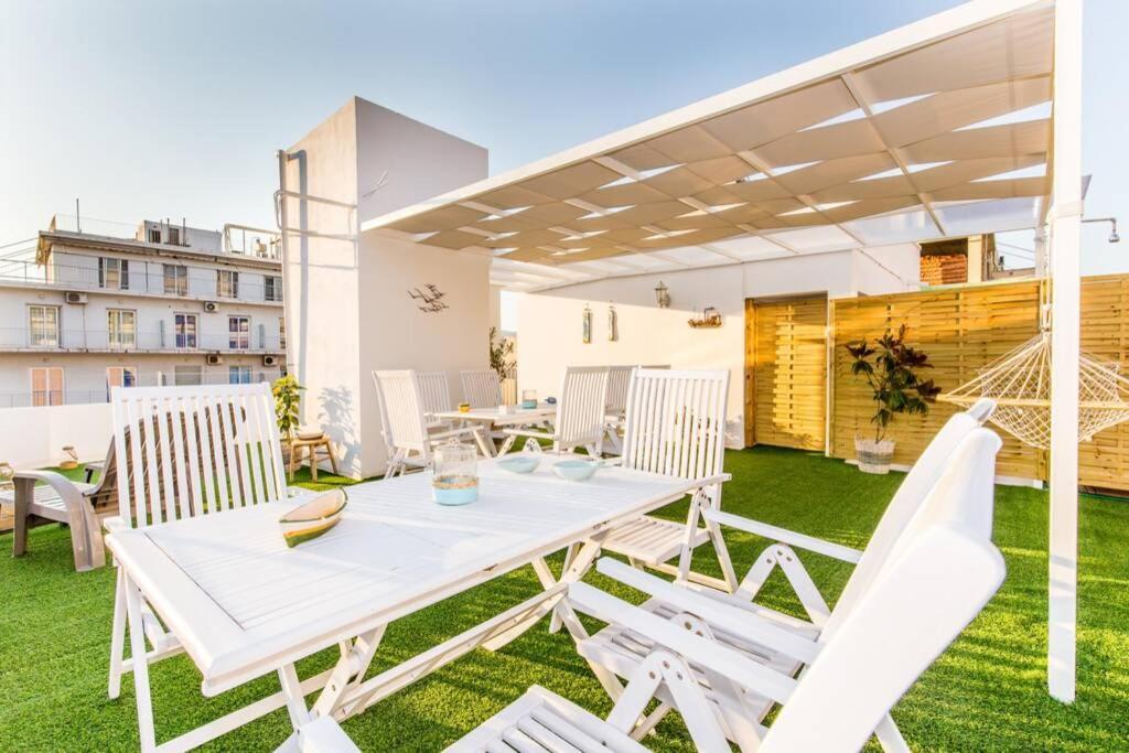 Neoclassical Flat With 2 Bedrooms In פיראוס מראה חיצוני תמונה